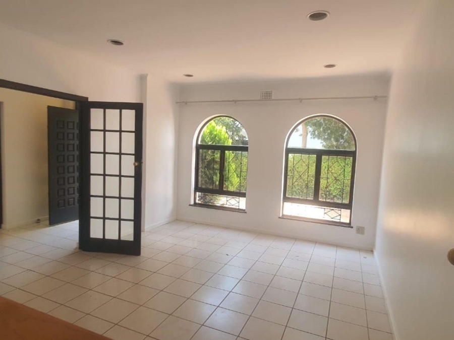 To Let 4 Bedroom Property for Rent in Constantia Western Cape